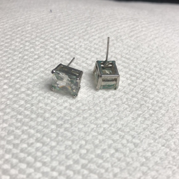 4/$20.00 Clear Sone Rectangular Stud Earrings - Picture 2 of 2